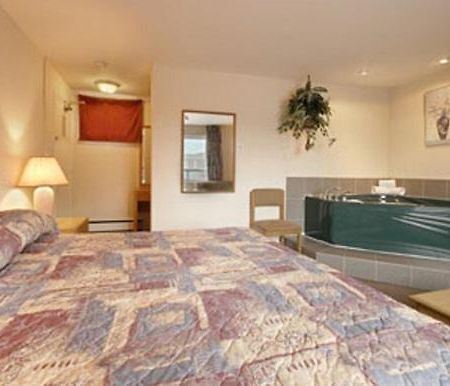 Super 8 By Wyndham Kingston Quarto foto